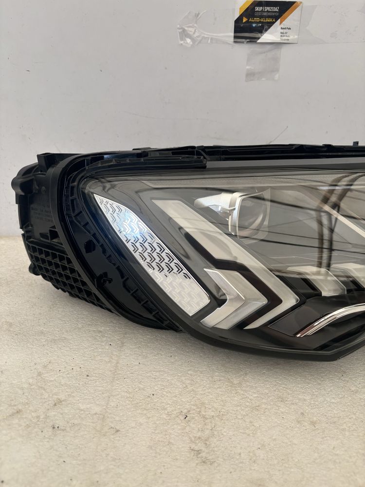 Audi Q7 4M 4M0 lift lampa prawy przód prawa przednia Matrix