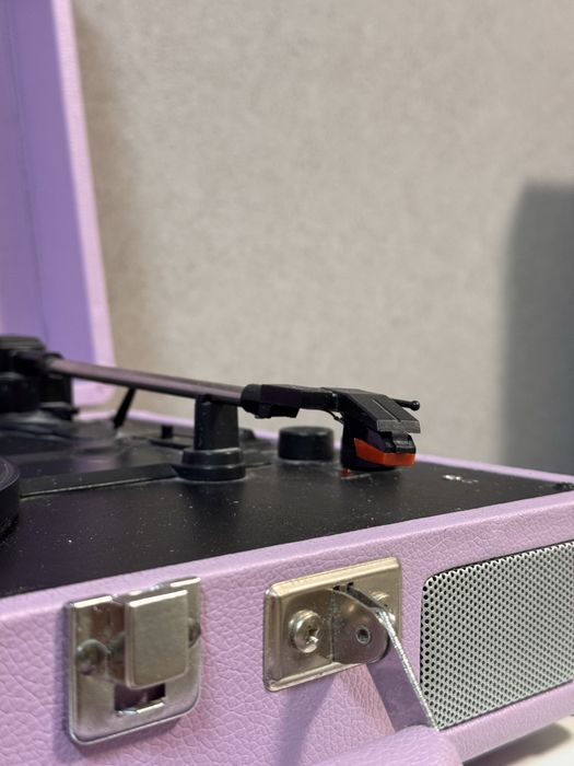 Вініловий програвач Crosley (потрібен ремонт)