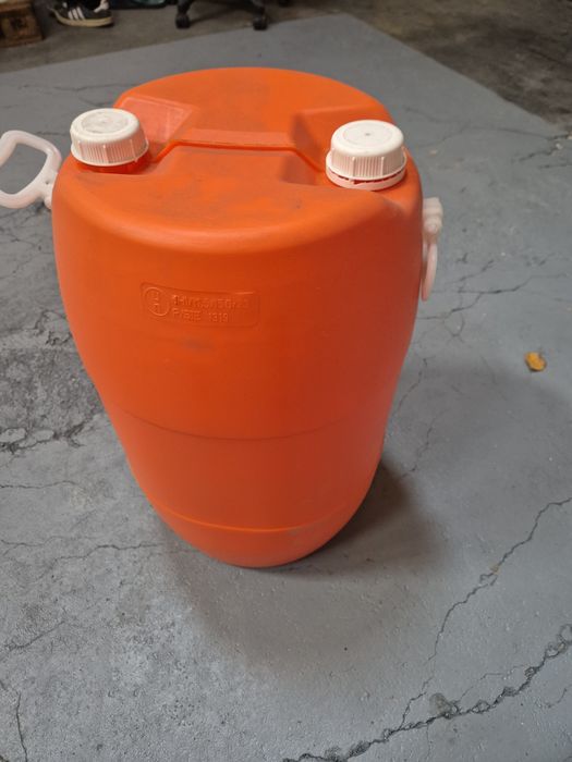 Bidons 65L como novos