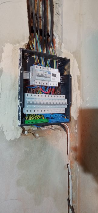 Послуги електрика, електромонтажні роботи.