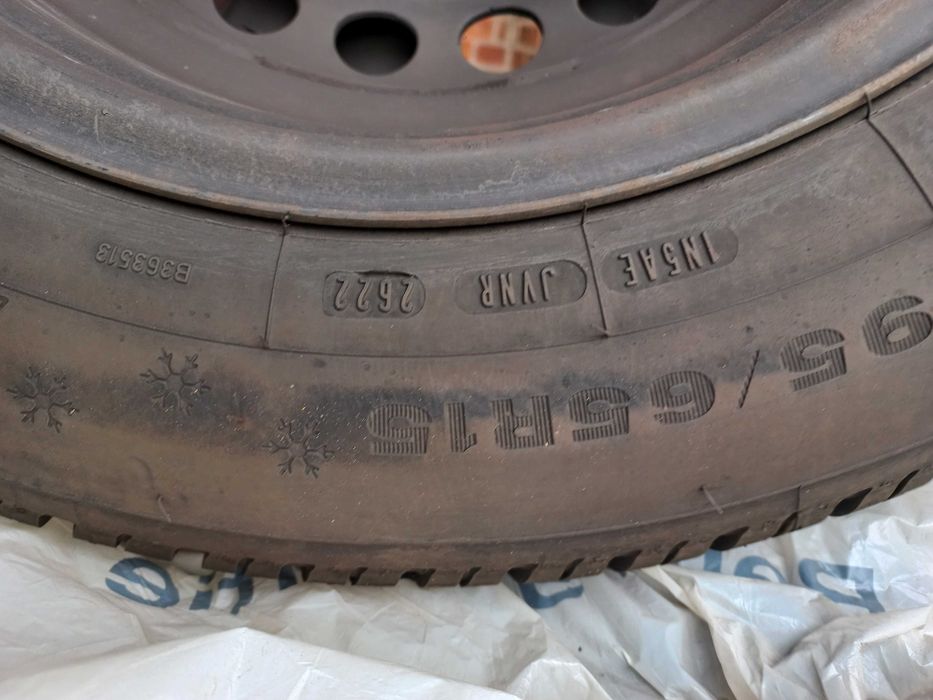 Зимова гума на дисках 195/65 R15