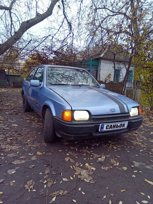 Форд Ескорд на ходу  13 000грн без торгу