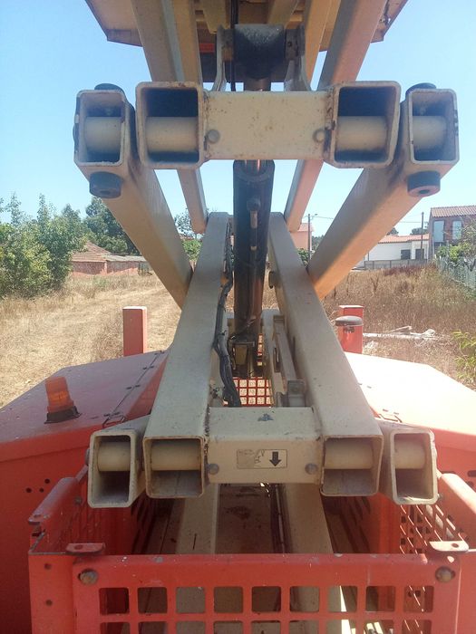 Plataforma tesoura JLG Diesel 4*4, 10 mt.