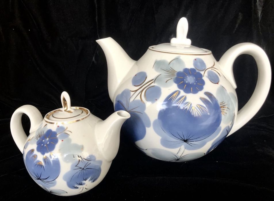 Фарфорові великі чайники 70років. Городниця..