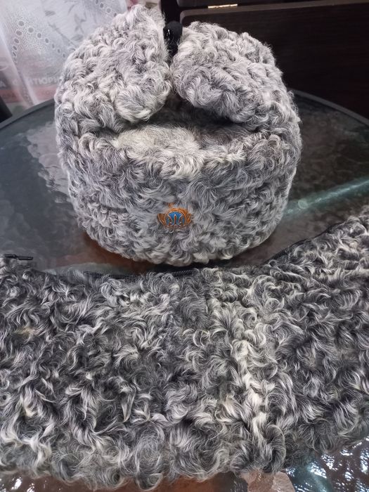 Шапка нова, комір, натуральний каракуль,