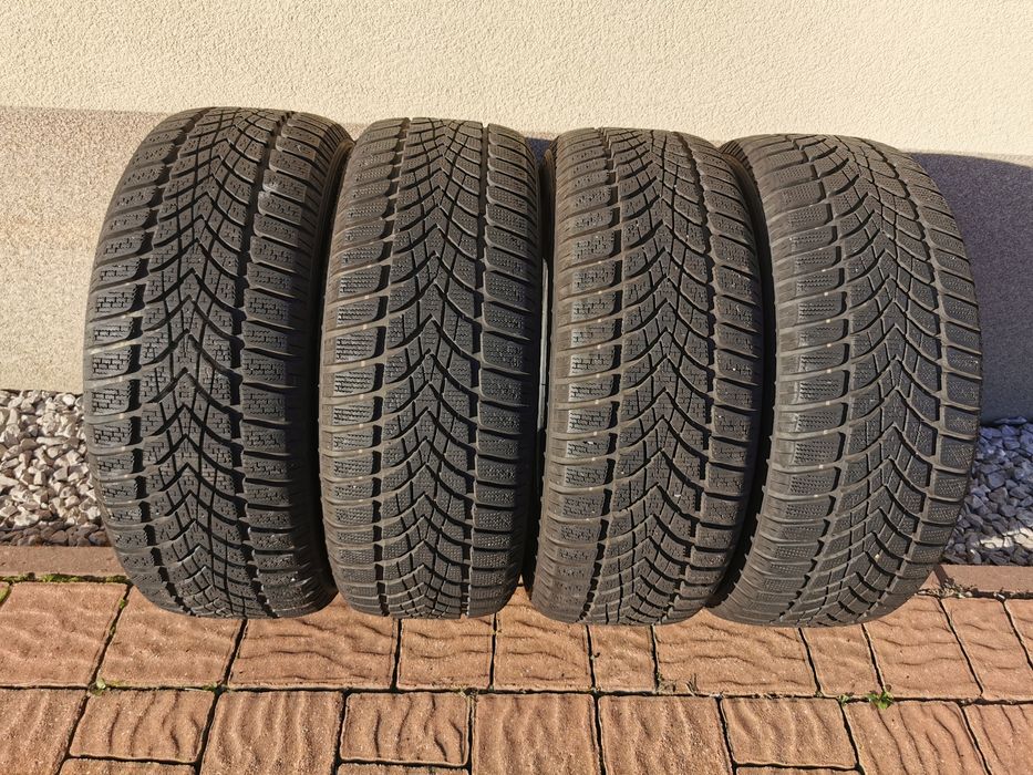 Komplet - Opony Zimowe Dunlop SP Winter Sport 205/55 R16
