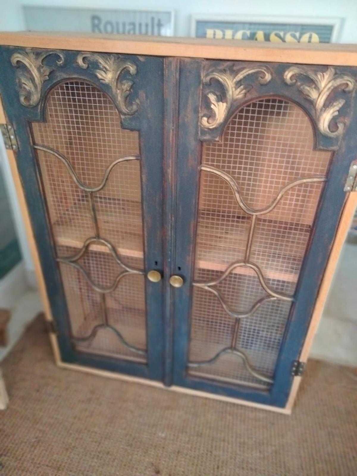 Vendo Recheio grande... Armazem de  restauro de antiguidades .