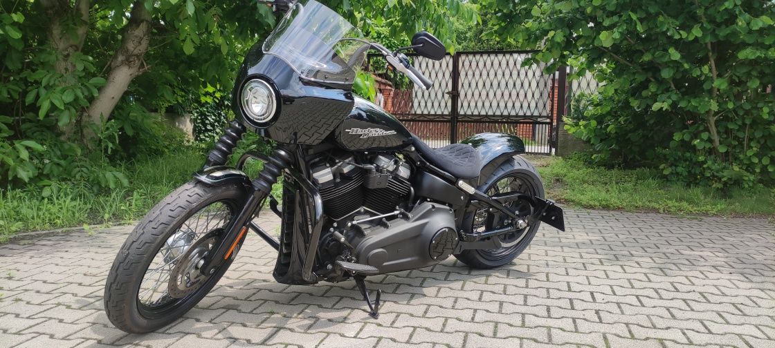 Harley Davidson Custom street Bob 107 FXBB