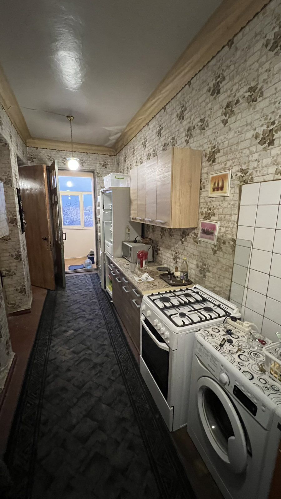 Сдам 2 комн квартиру   м) Ю.Ж.Д рядом5000грн