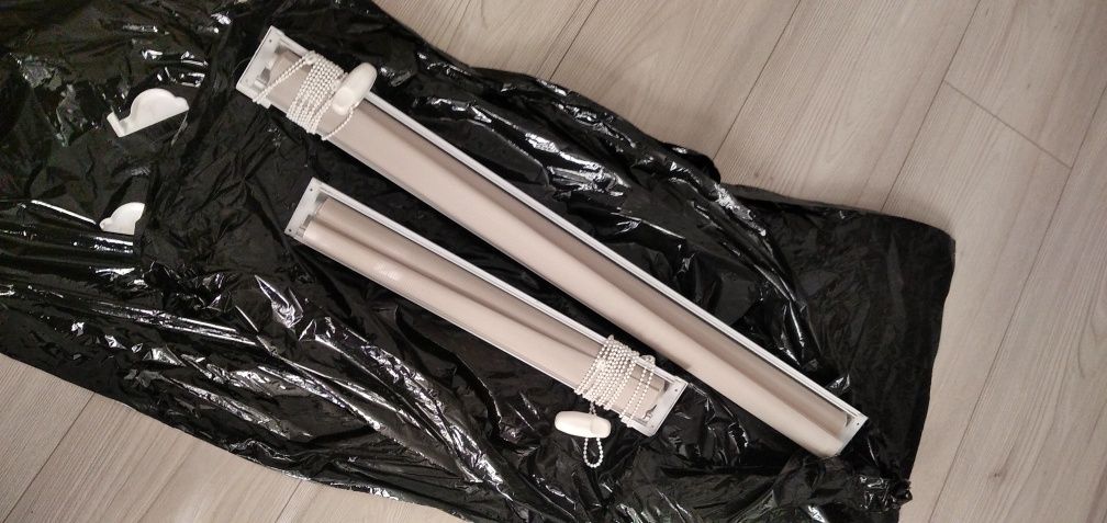 Rolety dzień/noc + zabudowa aluminiowa, na 2 okna i pełny balkon