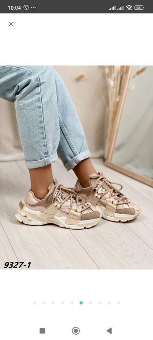 Жіночі кросівки у стилі d&g