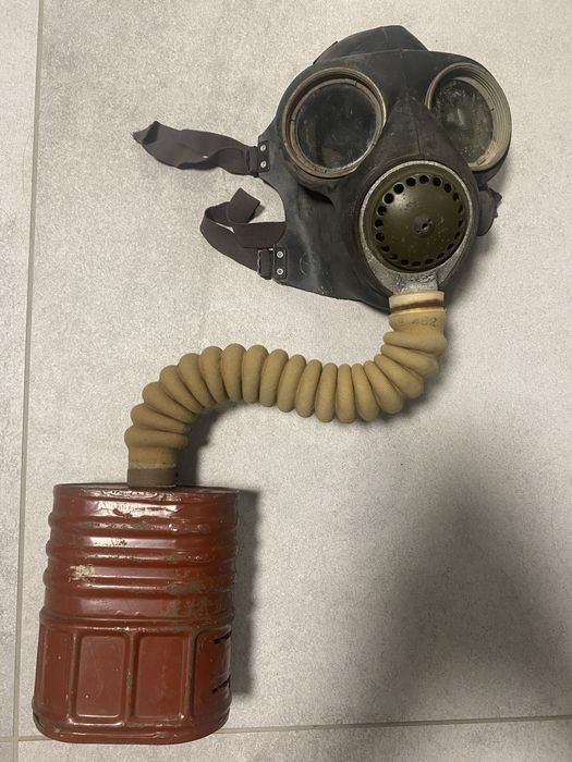 Maska przeciwgazowa MKVIII z II Wojny światowej
