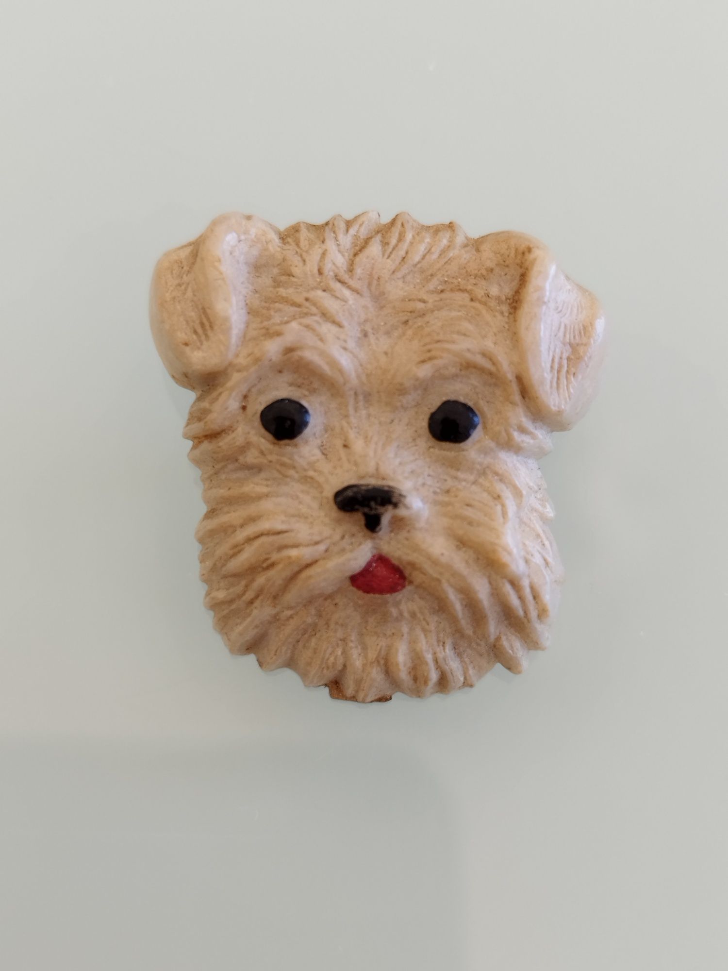 Lindo broche antigo de celluloid
