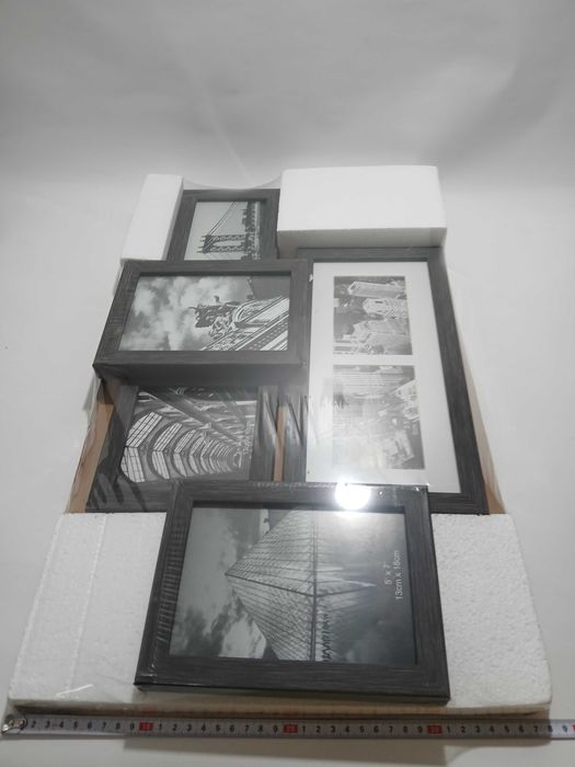 Molduras de parede em cinzento - De 6 fotografias - novo