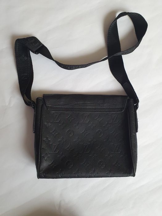 Torebka czarna jedna przegroda i schowek na ramię pasek męska damska