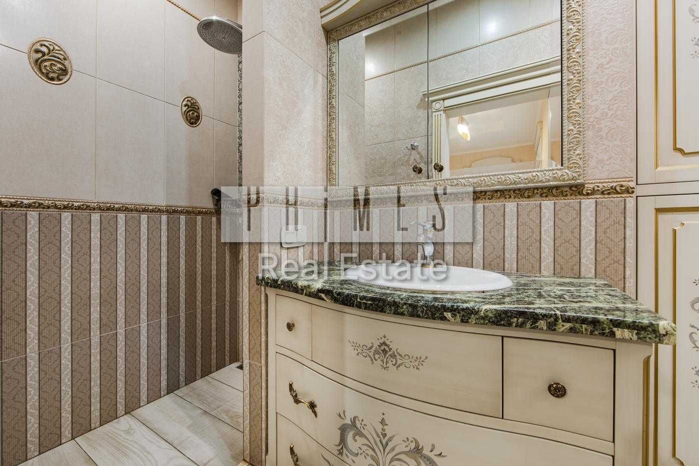 Простора 3 кімнатна квартира 105 м² у центрі Києва метро Палац Україна