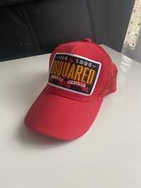 Czerwona czapka z daszkiem Dsquared