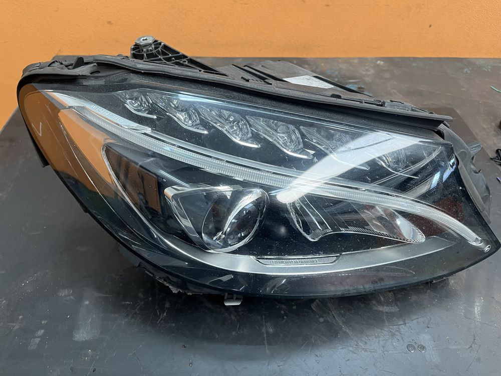 Farol mercedes w205