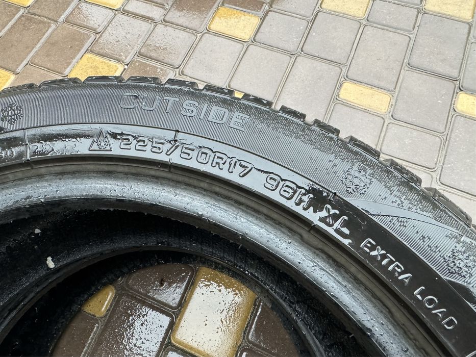 Продам Резина, 225 50 R17 (пара) колеса шини