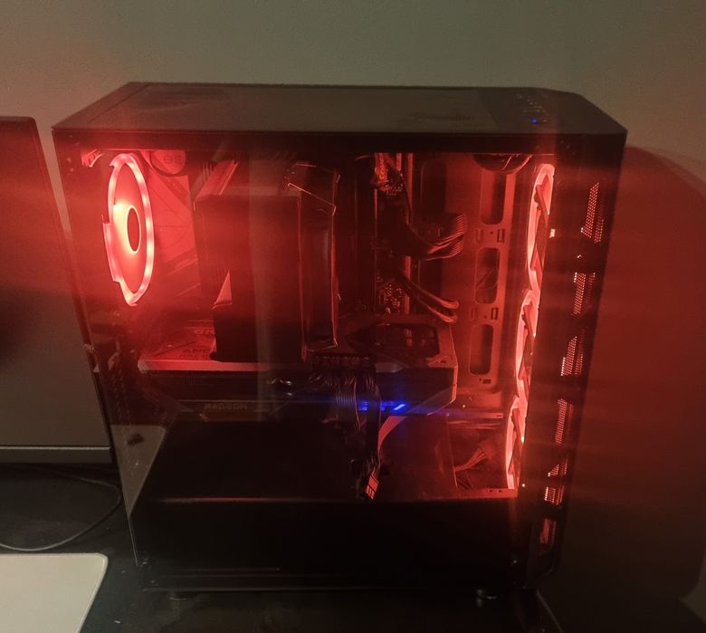 Komputer stacjonarny 9070 xt idealny na prezent na święta