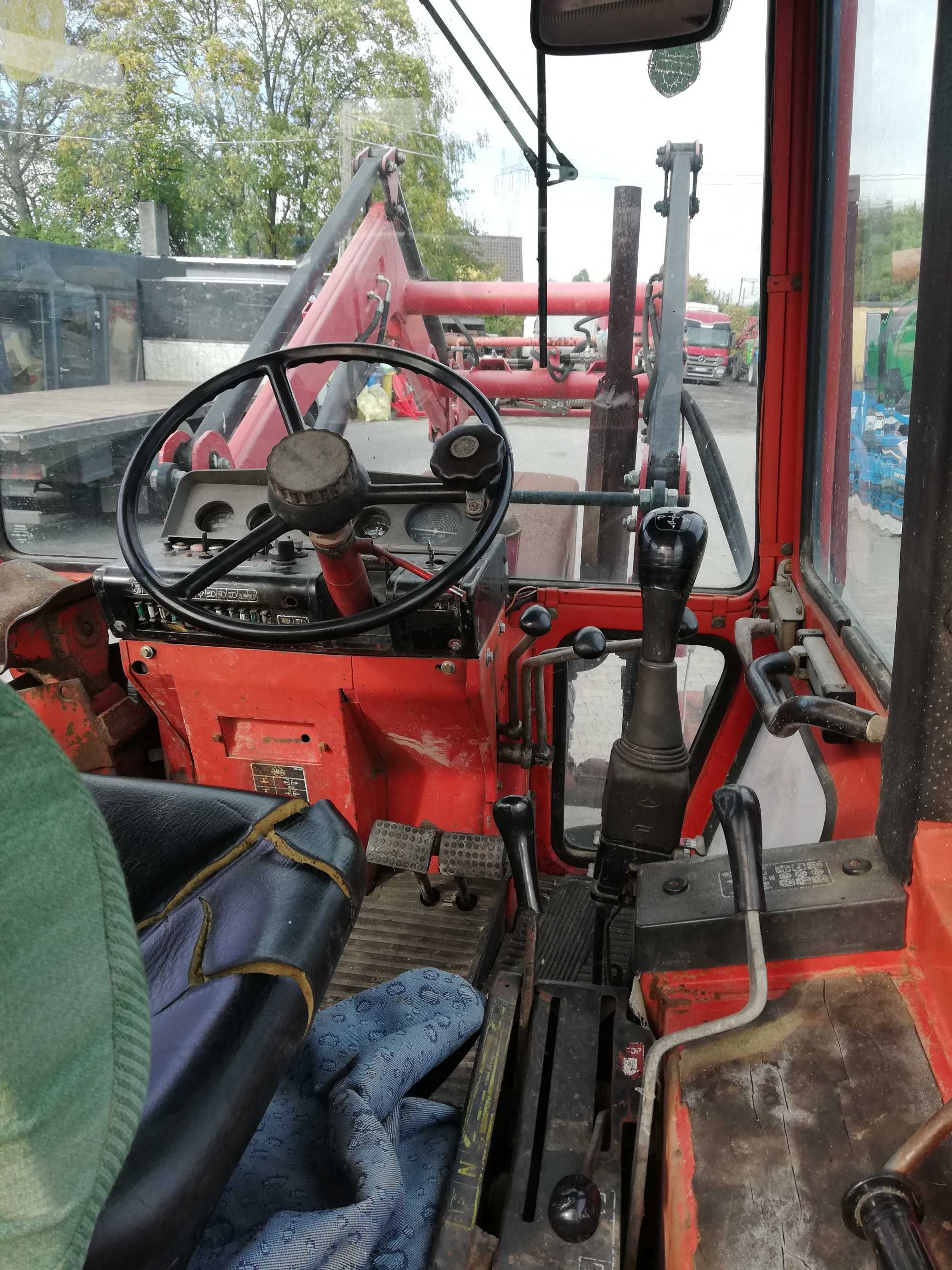 Ciągnik MTZ z ładowaczem