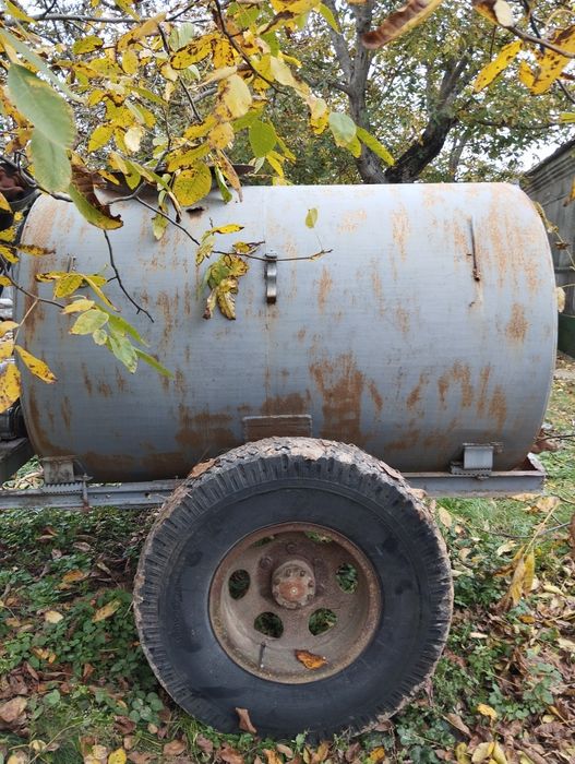 Бочка для води 3 куби, з насосом та редуктором, на колесах.