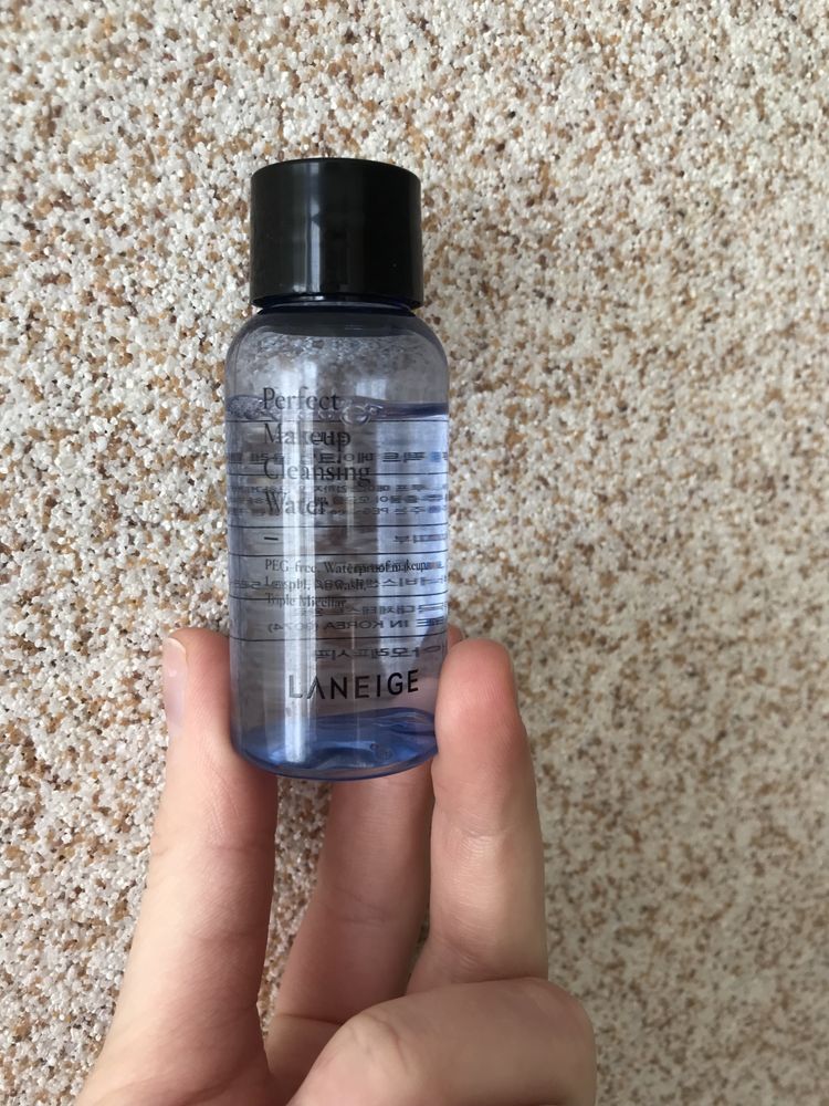 Увлажняющая мицеллярная вода laneige makeup cleansing water