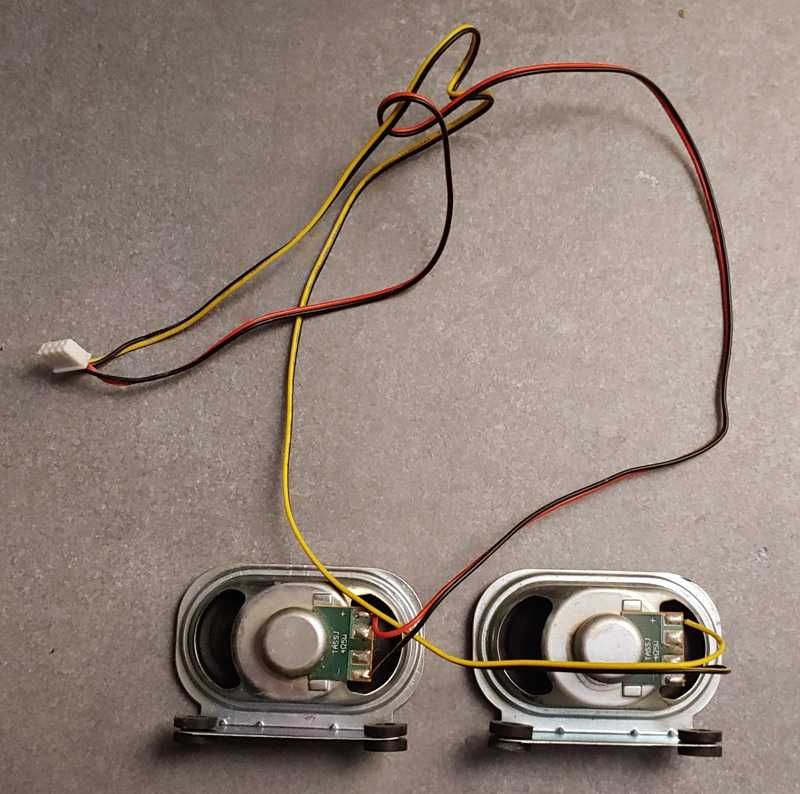 2szt. głośnik 5 W Watt 4 ohm kabel wtyczka gumki obudowa
