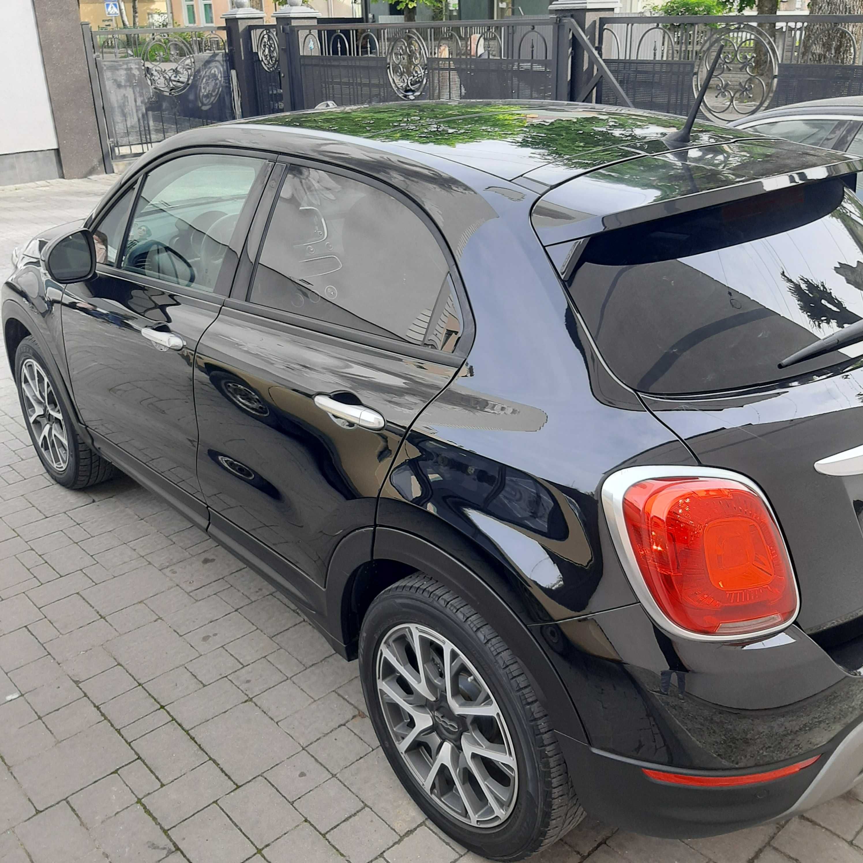 Автомобіль Fiat X 500