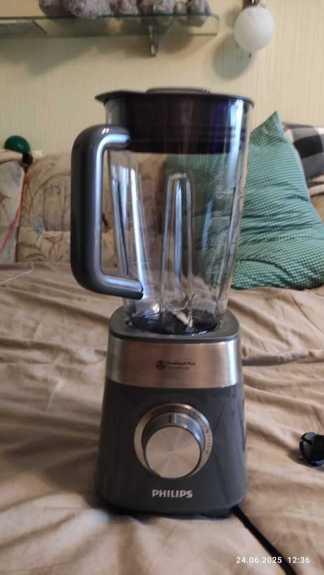 Блендер PHILIPS HR3020/20