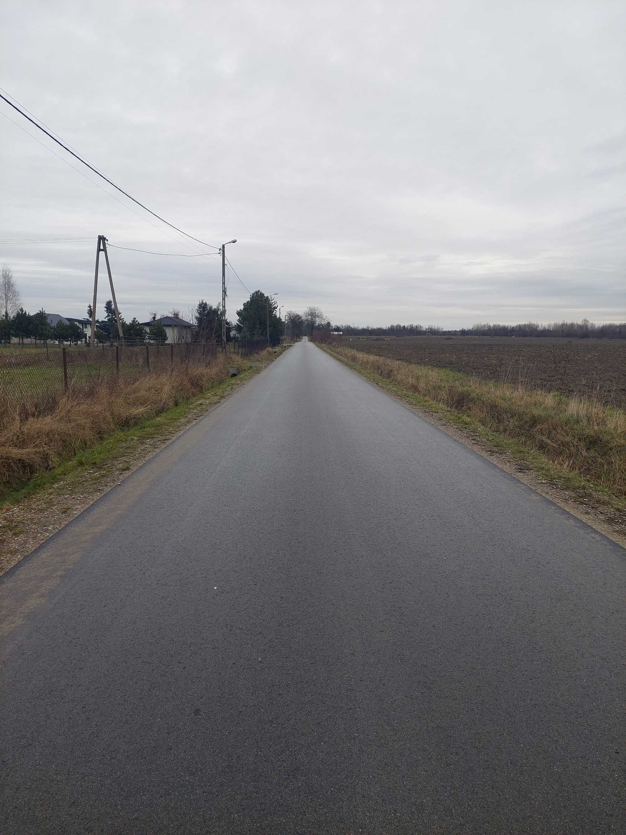 Atrakcyjna działka z Warunkami Zabudowy - Bezpośrednio.