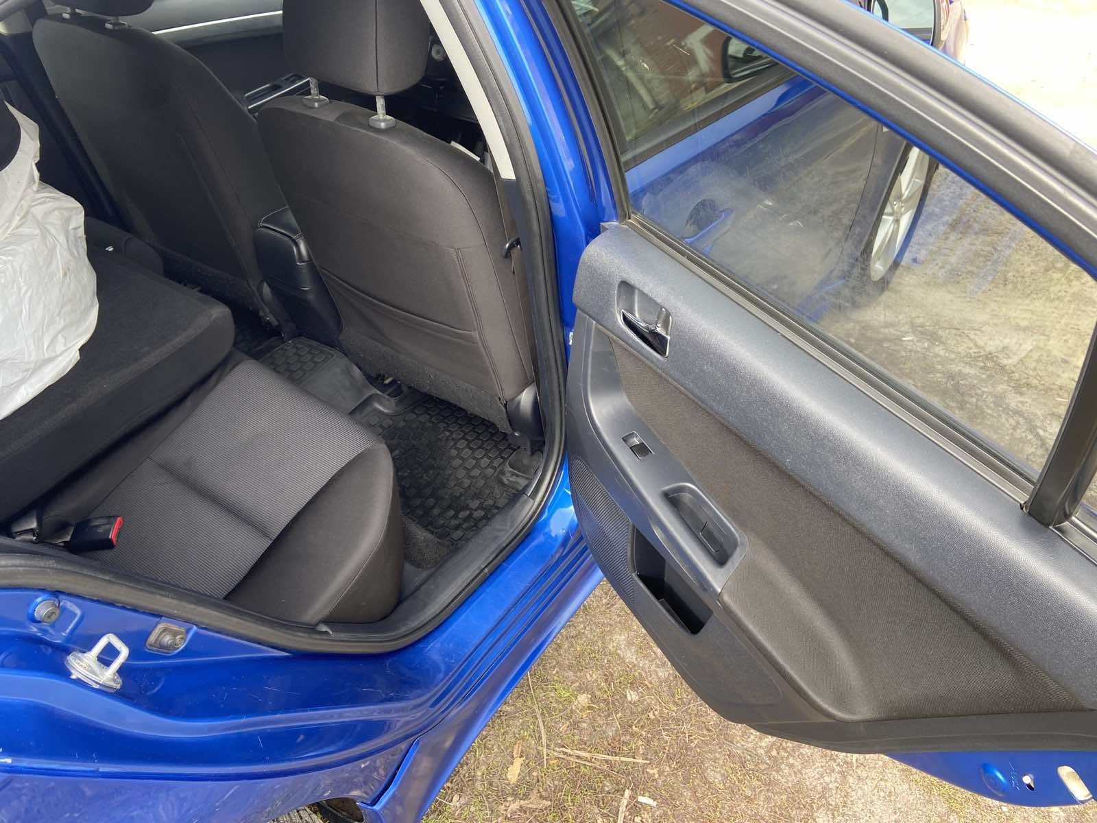 Mitsubishi lancer хетчбек 1.8 АКП газ.