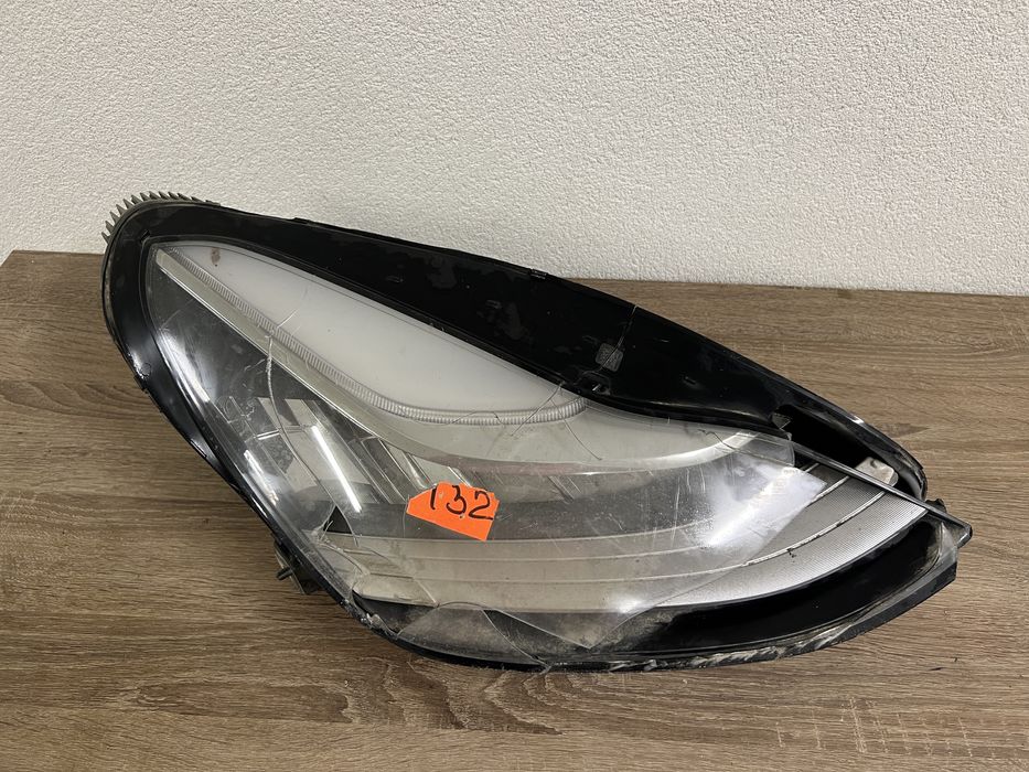 Фари Tesla Model 3 на запчастини в наявності.