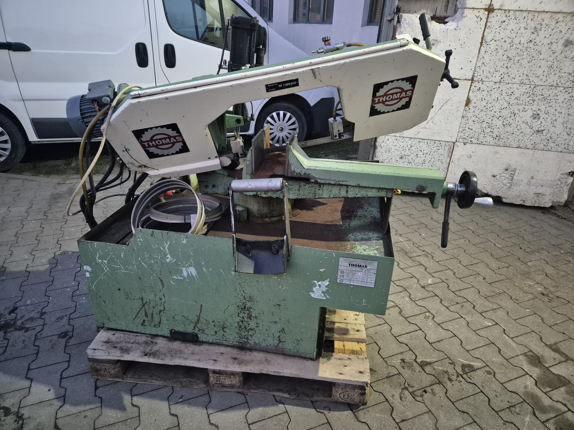 Piła tasmowa przecinarka do metalu Thomas SAR 250