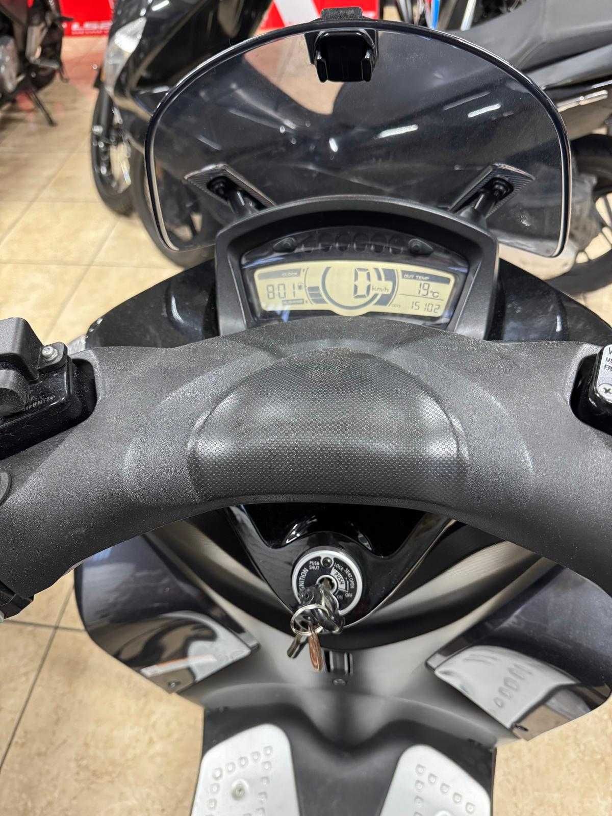 Vendo YAMAHA TRICITY 125