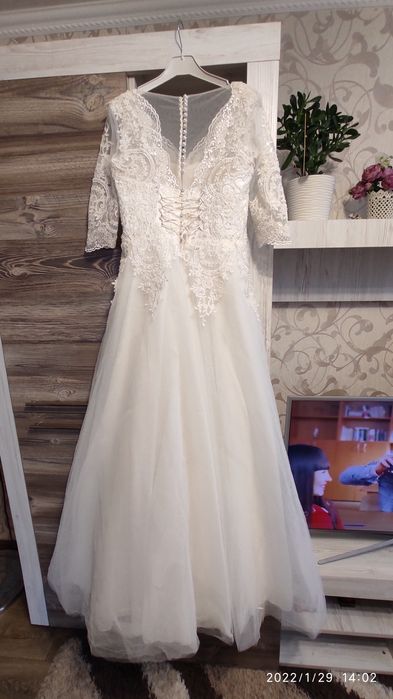 Весільна сукня,дуже гарна