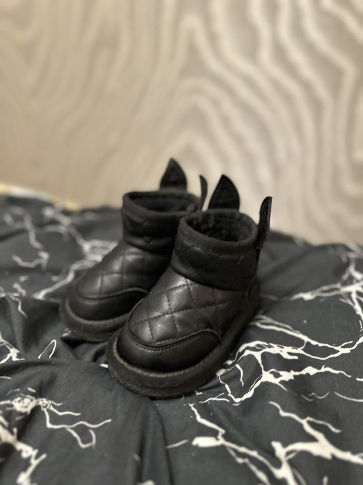 Угги черные 23 р