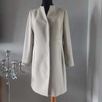 Piękny beżowy płaszcz Monnari rozmiar 42
