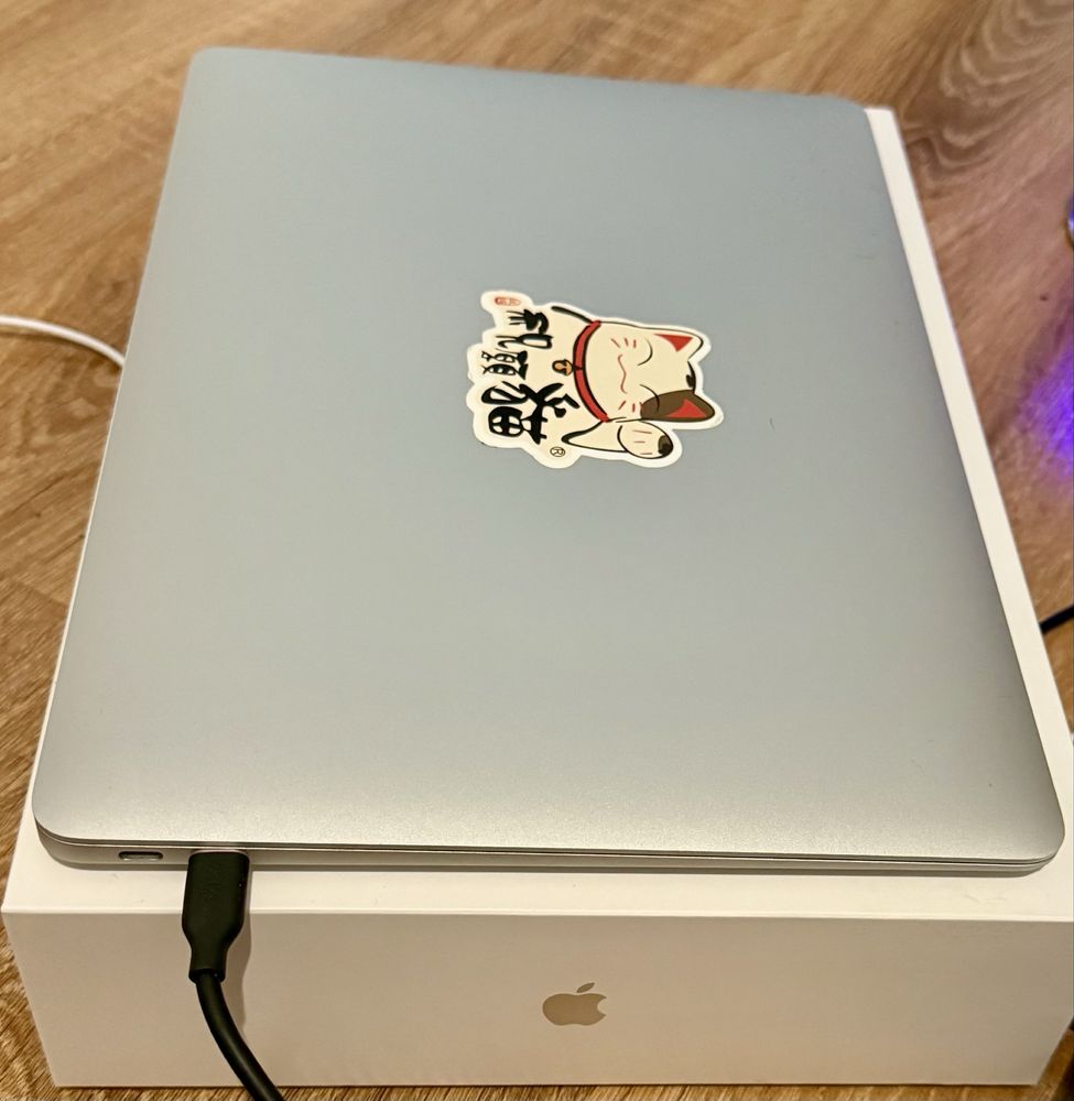 MacBook Air Retina 13, 1.6 GHz/8 GB/128 GB