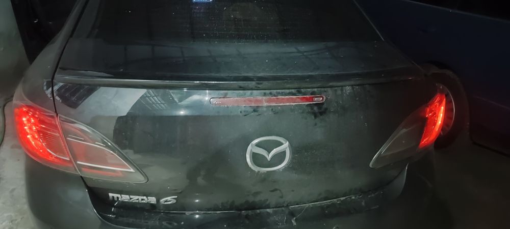 продам задні  фонарі mazda gh