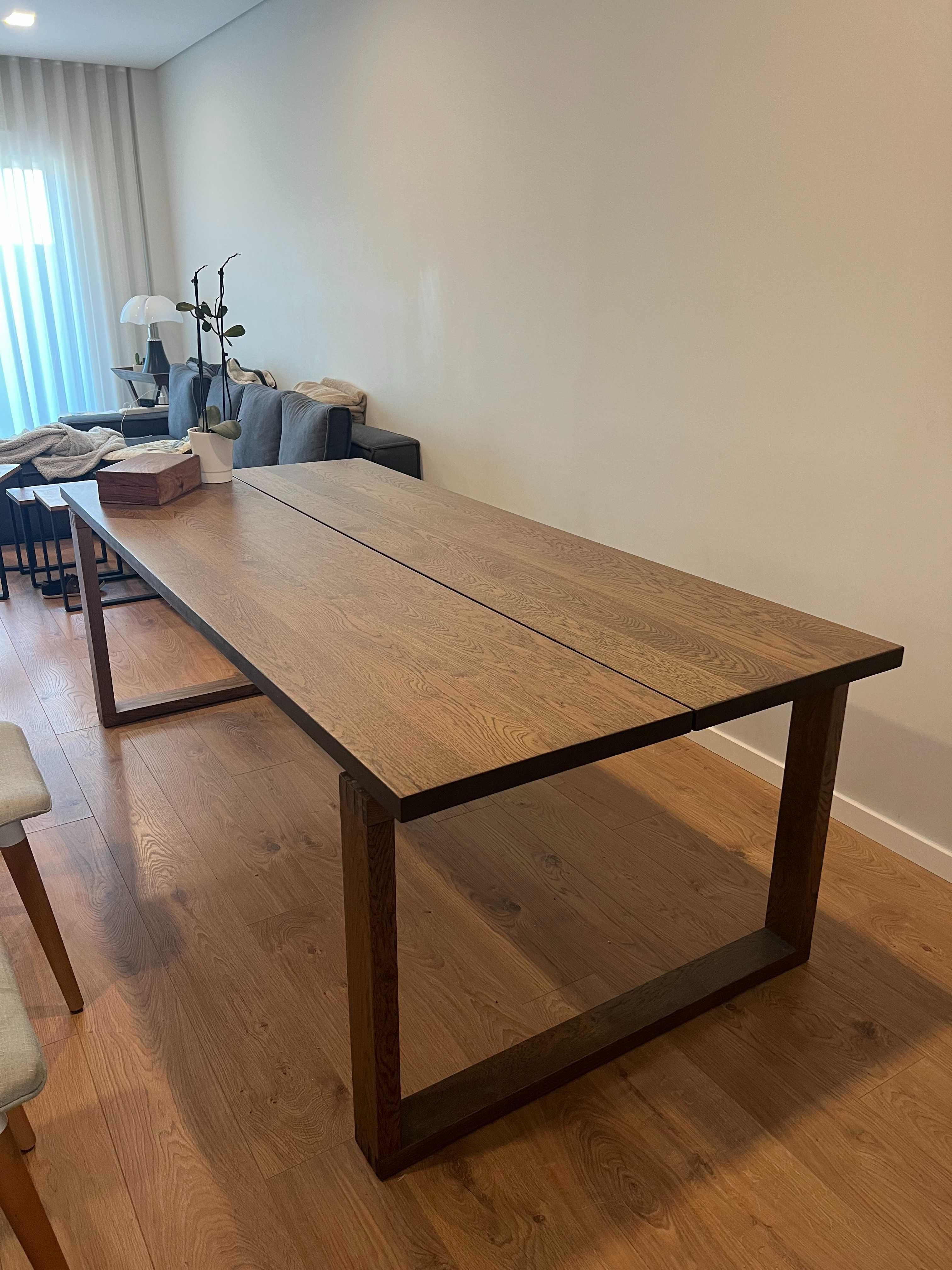 Mesa de jantar IKEA 220 × 100.