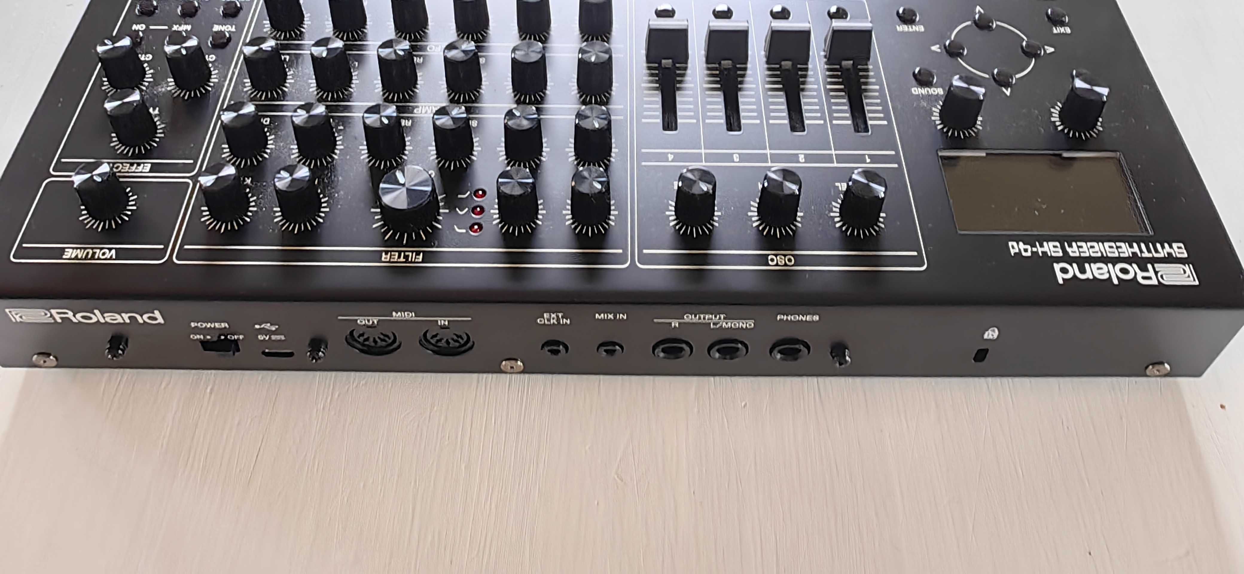 Sprzedam Roland SH-4D Syntezatory - na gwarancji!