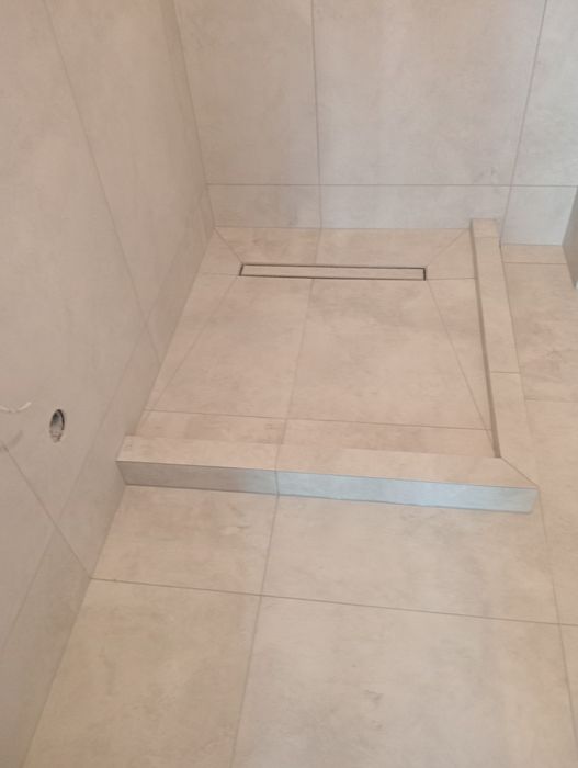 Вкладання плитки.