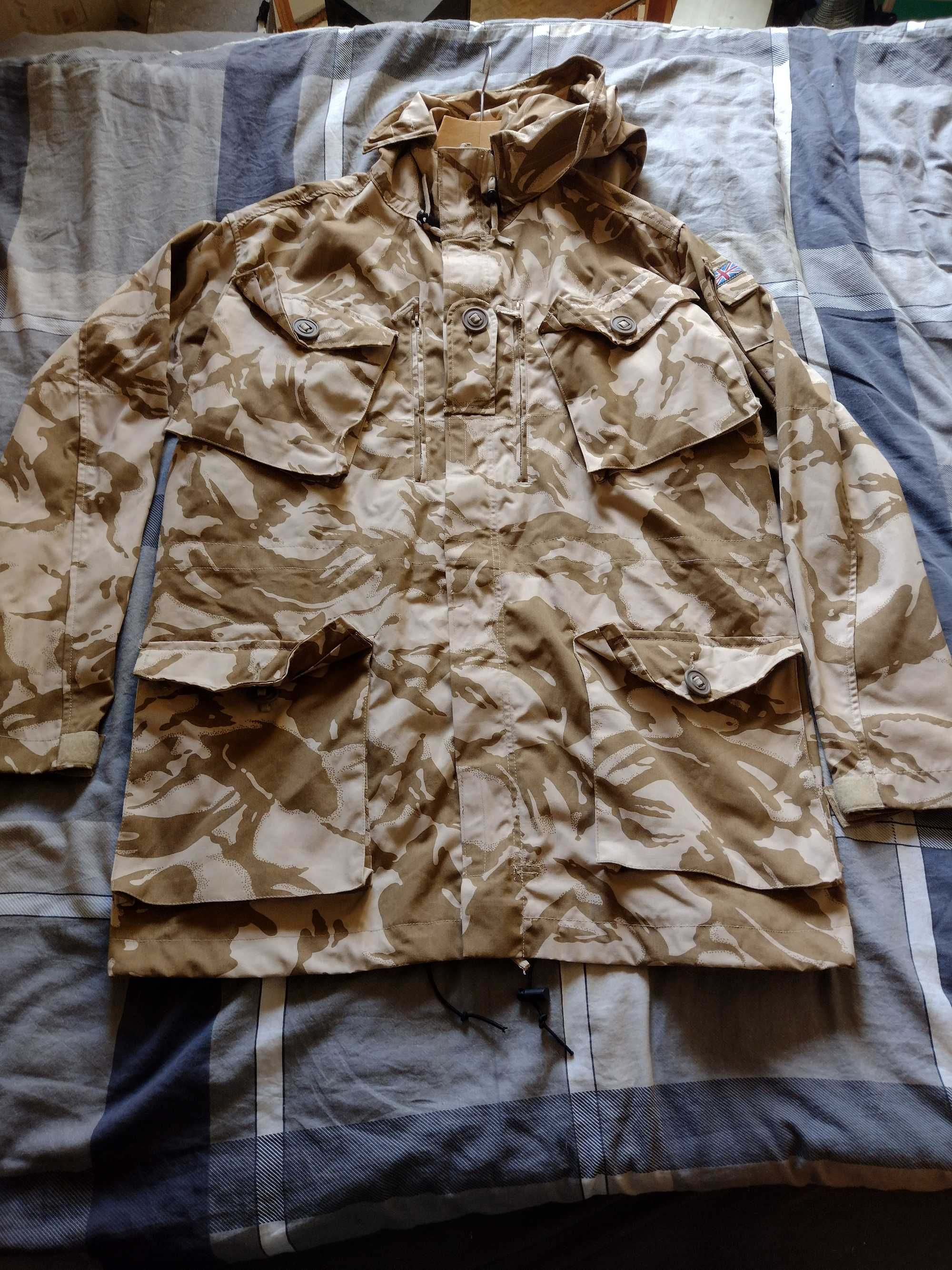 Angielski mundur wojskowy typu Desert kurtka wiatroodporna + spodnie.