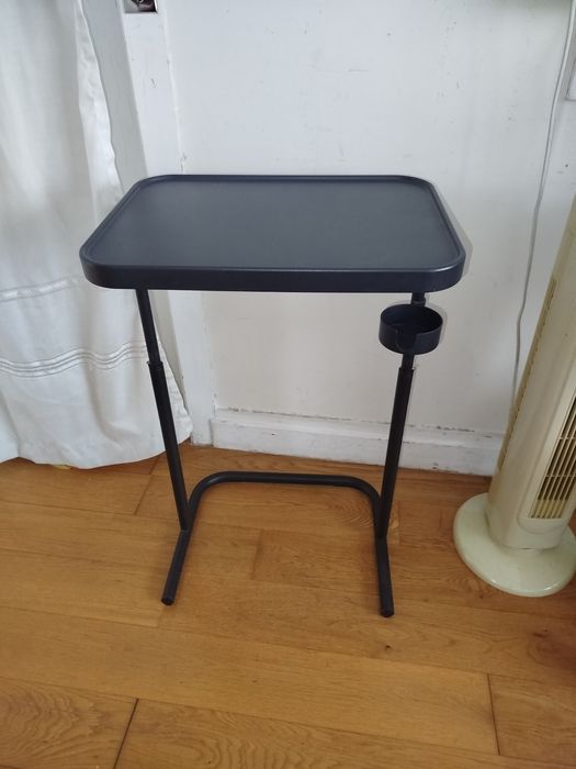 Pequena mesa maleável