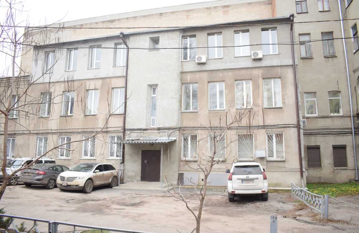 Продаж 41 кв. м./вул. Кооперативна 16/ Майдан Конституції 150 м.