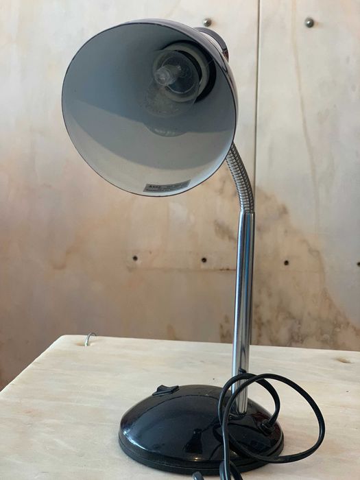 Candeeiro de Mesa Metálico