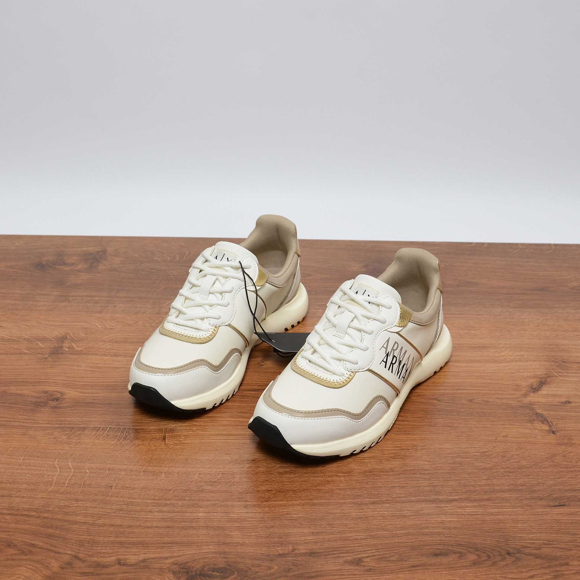 Armani Exchange Beige кроссовки оригинал 39 / 25.5см (DX087-XV450)
