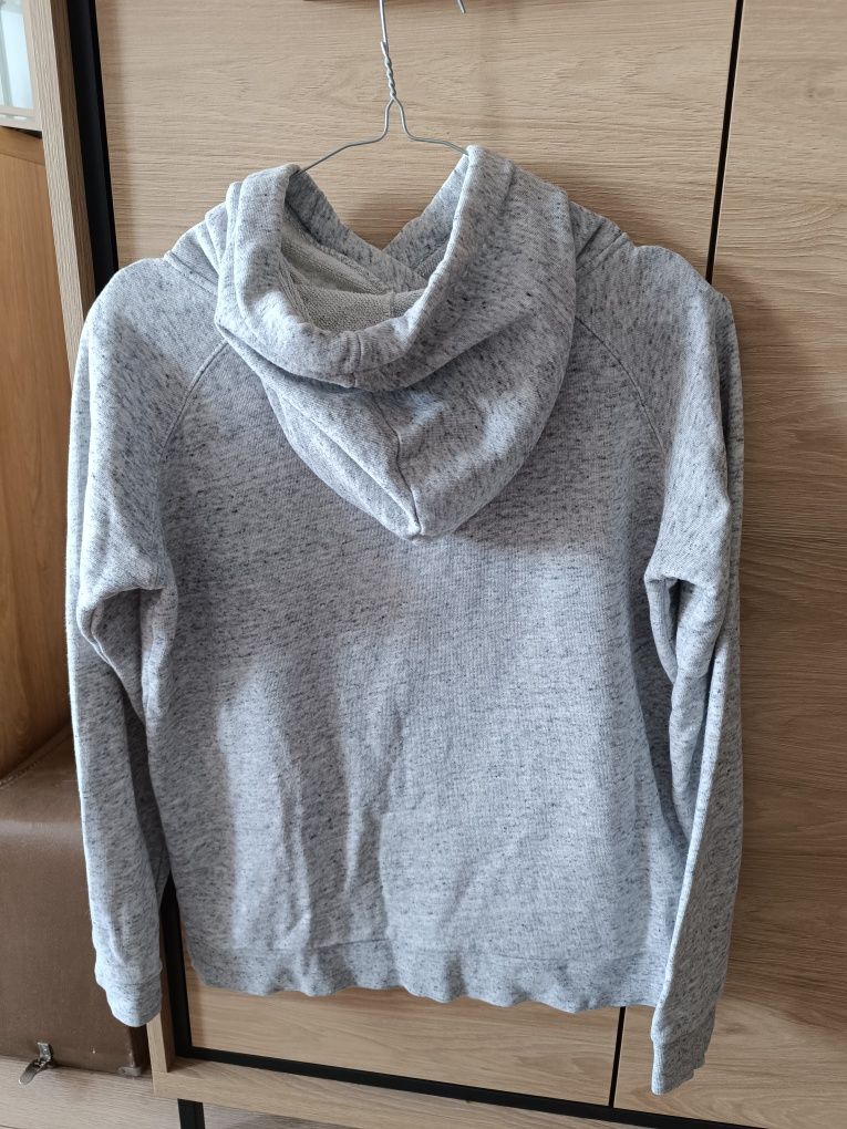 Bluza damska w kolorze biało szarym rozmiar M  w dobrym stanie.