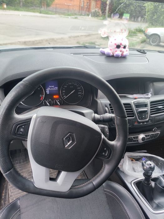 Продам renault laguna 2010 год